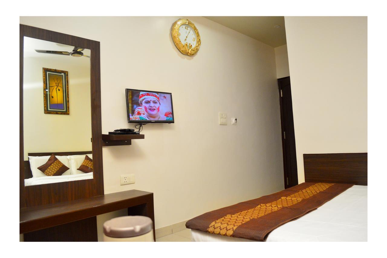 Hotel Abhinandan Inn Jaipur Luaran gambar