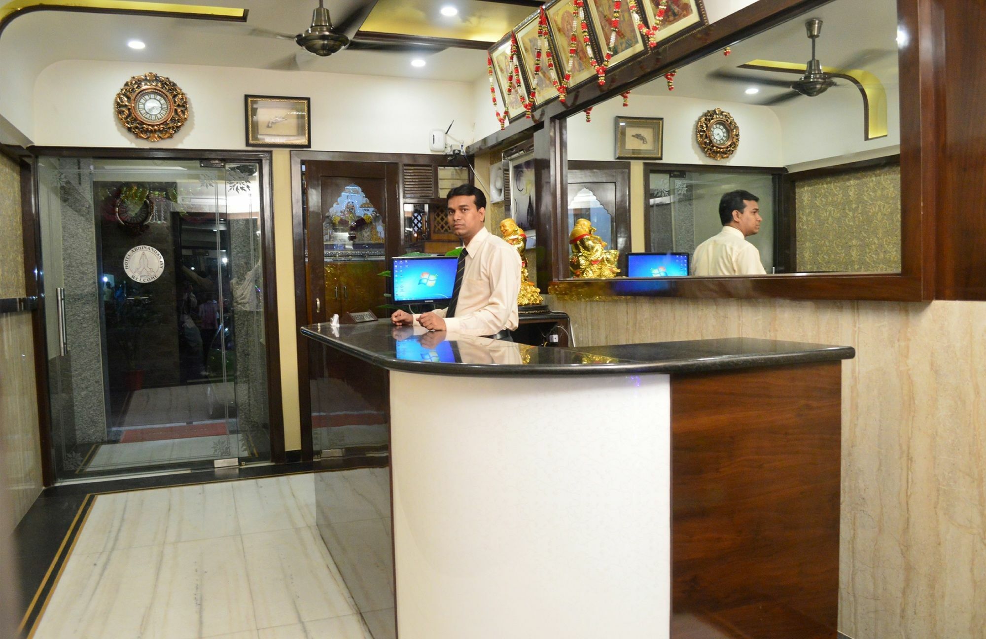 Hotel Abhinandan Inn Jaipur Luaran gambar
